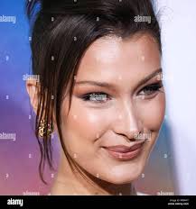 Model bella hadid hi-res stock photography and images