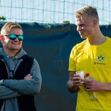 Jun 15, 2021 · haaland had been spotted partying on a yacht the day before, as he set sail with a group of friends. Erling Haaland S Father Speaks About Manchester United When Asked About Transfer Manchester Evening News