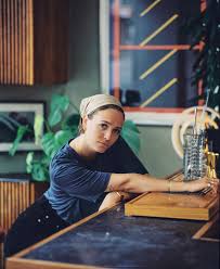 Resa Saffa Park´s EP Spaces explores the wonder of human connectivity -  C-Heads Magazine