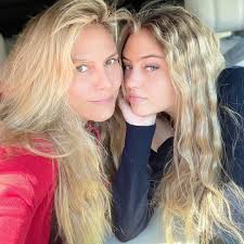One way the model makes money form hosting and judging jobs. Heidi Klum And Lookalike Daughter Leni Glow In No Makeup Instagram