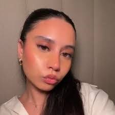 Molly Spence's Instagram, Twitter & Facebook