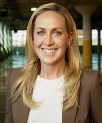 Kari Jones's Instagram, Twitter & Facebook