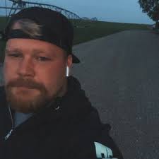 Johny Siemens (@j.siemens76)