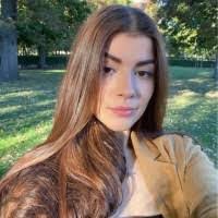 Gina Bosch's Instagram, Twitter & Facebook