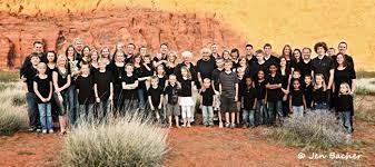16 Do S And Don T To Photograph Large Groups Click It Up A Notch Family Reunion Photos Big Family Photos Family Photography