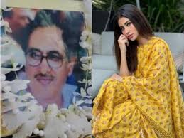 Mouni Roy father: 'We remember you fondly everyday' Mouni Roy pens heart  wrenching note for late father; Arjun Bijlani reacts