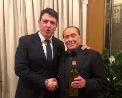 S obzirom na to da je još u septembru prošle godine bio pozitivan na koronavirus, sumnja se da je u pitanju neki drugi zdravstveni problem. A Pranzo Con Il Presidente A Tu Per Tu Con Silvio Berlusconi Prima La Riviera