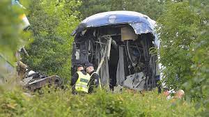 Nach einem zugunglück im tschechischen grenzgebiet zu deutschland beginnt die suche nach den ursachen. Edrp43wywmbj6m