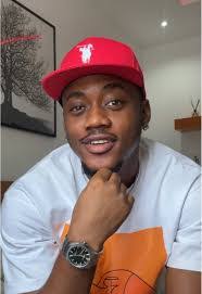 Emmanuel Aguiar's Instagram, Twitter & Facebook