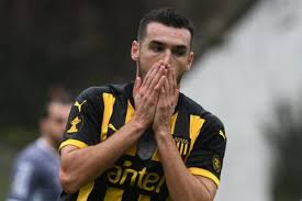 Club atlético peñarol (spanish pronunciation: Rocha Es Manya Penarol Tiene 2 Capitanes Formiliano Y Facebook