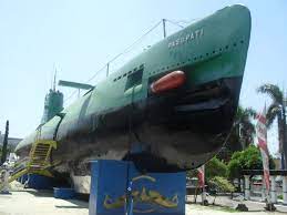 Pada saat yang sama, kri pasopati 410 telah diiris menjadi 16 bagian di pt. Sejarah Monumen Kapal Selam Surabaya Monkasel Widyarezpect