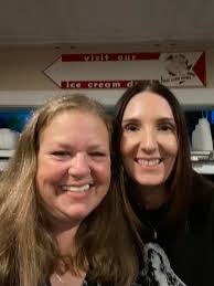 Did anyone get a picture with Lindsey Wiler?