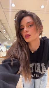 Noelle Gregory's Instagram, Twitter & Facebook