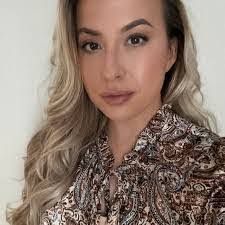 Joanne Bradstreet's Instagram, Twitter & Facebook