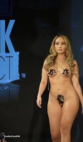 Hot Nude Catwalk Model (Feb 2023)