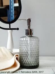 Distributeur De Savon En Verre Gris Fume Nid D Abeille 0319 18 En 2021 Distributeur Savon Distributeur Savon Liquide Savon