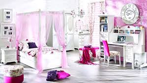 Maida Adli Kullanicinin Italy Close Panosundaki Pin 2020 Kiz Odalari Mobilya Dekor