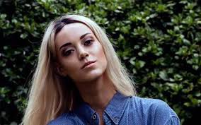 Perth model Lara Kitchen shares hospital photo after alopecia leads to  suicide