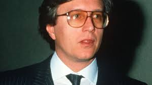 Maurizio gucci hatte das unternehmen 1988 zu 50 % und 1993 schließlich zu 100 % an investcorp aus bahrain verkauft. Geld Macht Hass Unter Brudern Die Gucci Story Geld Sz De