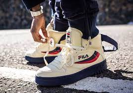 Chez pull&bear, nous avons la meilleure collection de chaussures montantes et de boots pour homme. 1001 Idees Basket Montante Homme Un Oeil Dans Le Retro Mode Homme Basket Montant Homme Mode De Vans Chaussures