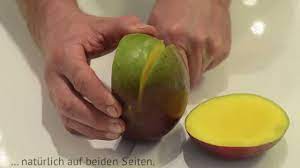 Herzhafte varianten findet man als hauptspeise oft in kombination mit pikanten zutaten, sodass die exotische frucht noch etwas süße hinzufügt. Mango Richtig Schneiden Youtube