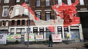 Burgemeester ahmed aboutaleb heeft woensdagmiddag na twee jaar eindelijk een kijkje genomen in de rotterdamse tweebosbuurt. Vja91knkfnc 8m