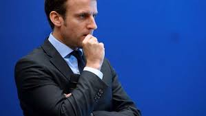 Grosse pensée pour le stagiaire qui floute retour à l'instinct primaire. Emmanuel Macron Pourrait S Exprimer Mercredi Un Confinement Plus Strict Envisage Radio J