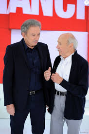 L'émission hebdomadaire de michel drucker est sur la sellette et devrait être remplacée dès la rentrée selon le quotidien, l'émission de michel drucker, vivement dimanche, disparaîtra « dès la rentrée prochaine ». Exclusif Michel Drucker Et Charly Bancarel Enregistrement De L Emission Vivement Dimanche Prochain Presentee Par M Drucker Et Diffusee Le 16 Juin 2019 Sur F Purepeople