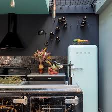 Amandine Jules On Instagram Visite 2 La Cuisine Dans Le Loft De Cecile Jeux Inverse Refrigerateur Pastel Smeg France Sur Fond Noir V Smeg Loft Loft