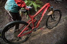 Slash 8 puts serious enduro performance within reach with smart choices on spec that won't empty your wallet. Read Our Long Term Review Of One Of The Best 29ers The Trek Slash 9 9 Rsl 29er Enduro Mountain Bike