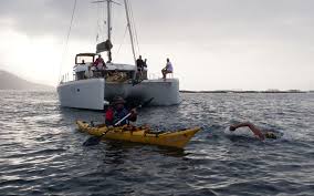 Marins, bonjour rien d'exceptionnel mais tout de même de jolies vues prises entre capu di fenu et a testa, au départ du tour de corse à… Le Tour De Corse A La Nage Pour La Bonne Cause Le Parisien