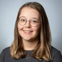 Emma Dill's Instagram, Twitter & Facebook