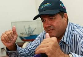 Steadman Fagot es un mafioso de extensa trayectoria con responsabilidad  personal en múltiples delitos que incluyen fraudes, corrupción y muertes.  Por pertenecer a la misma especie, la mafia en el poder lo