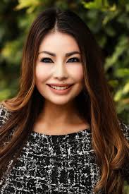 Janine Stratton's Instagram, Twitter & Facebook