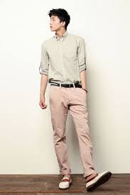 Le pantalon homme rose oxbow, c'est la garantie d'un vêtement confortable, d'une manufacture de qualité au style jeune et branché ! Tenue De Soiree Homme Decontractee Pantalon Rose Chemise Blanche Korean Fashion Men Korean Fashion Trends Korean Fashion Online