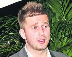 Cantareata este indignata de faptul ca pozele aparute in ziar sunt. Edi Iordanescu Vrea Sa Afle Cine A Dat Presei Filmuletele Mondonews