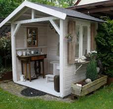 Chillen Und Ausspannen In Der Marchenhaften Philosophenbank Garten Philosophenbank Anbau Gartenhaus