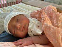 Baby girl turns one month today!! Being a dad has been exhausting and  insane! It's exactly how everyone said it would be and more, but it's so  cool. It's worth it knowing