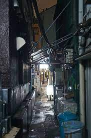 夜散歩のススメ2222 キムチ横丁 ｌ字に曲がる路地裏と 夜散歩のススメ 夜 散歩 風景 サイバーパンクシティ