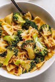 garlic broccoli stir fry with pasta vegetarian pasta recipes pasta dinner recipes easy pasta recipes