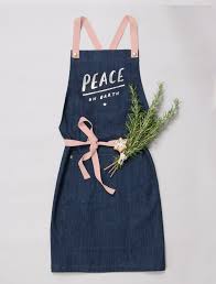 Christmas Cooking Gift The Barkly Denim Apron With Silver Foil Peace On Earth Print Baking Gift Gift Ideas Decoracao Salao De Beleza Avental Uniforme