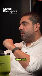 💬 Escribe “Link” en los comentarios y te mando el capítulo completo 🎧⁠,  ⁠, 📌 “Ese plato no va a salir. Invéntale un chiste al cliente.”⁠, ⁠,  @alvarochefsomm cruzó de la cocina al área de servicio y se ...