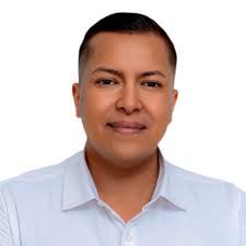 Efrain Andino's Instagram, Twitter & Facebook