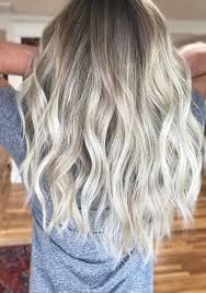 50 Ash Blonde Hair Color Ideas 2019 Ash Blonde Is A Shade Of Blonde That S Slightly Gray Tinted With Cool Coiffure Blonde Couleur Cheveux Idee Couleur Cheveux