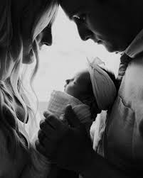 Emma Hopp Photography On Instagram Can T Believe This Little Angel Is Already One Month Old One Month Old Family Photoshoot Family Photography