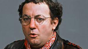 Michel gérard joseph colucci better known under his stage name coluche was a french stage comedian and cinema actor. Coluche La Biographie De Coluche Avec Gala Fr