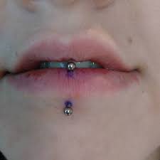 fresh vertical labret piercings alargadores