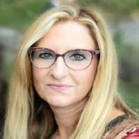 Sandra Tierney's Instagram, Twitter & Facebook