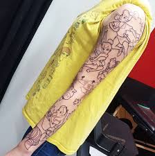 Debut D Un Bras Complet Disney Peter Pan Alice Et Toy Story J Adorerai En Faire D Autres Alors N Hesitez Tatouage Toy Story Tatouage Disney Toy Story