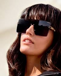 Pletene torbice še vedno vladajo! Gre za kombinacijo prefinjenega dizajna  in minimalističnega šarma, ki bo tvojemu stilu dodala značaj. MICHAEL KORS  to sezono predstavlja široko paleto pletenih modelov v različnih velikostih  –